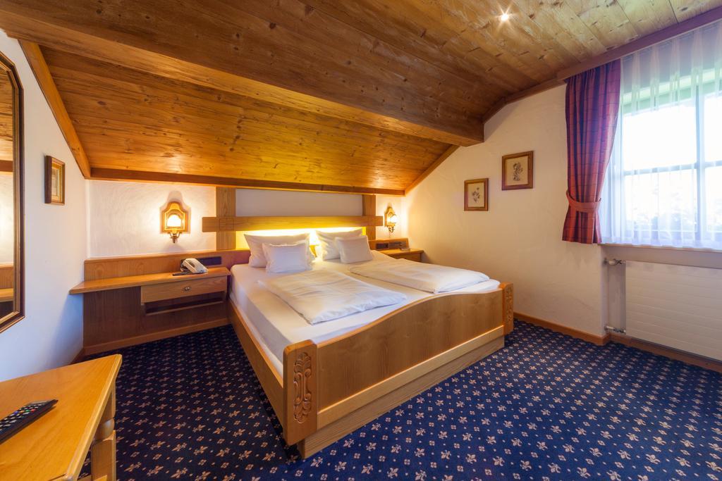 Hotel Alpina Хагнау Стая снимка