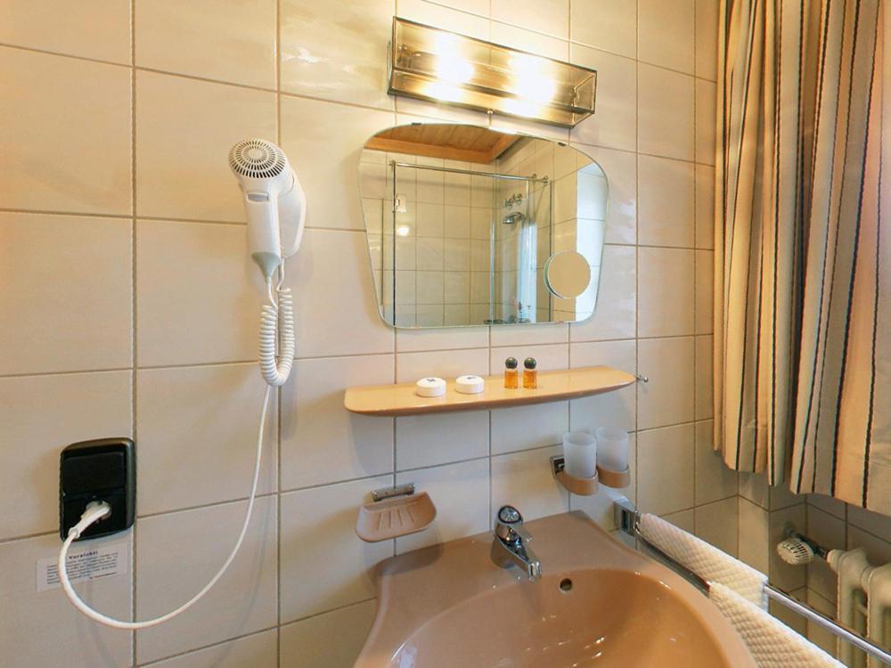 Hotel Alpina Хагнау Стая снимка