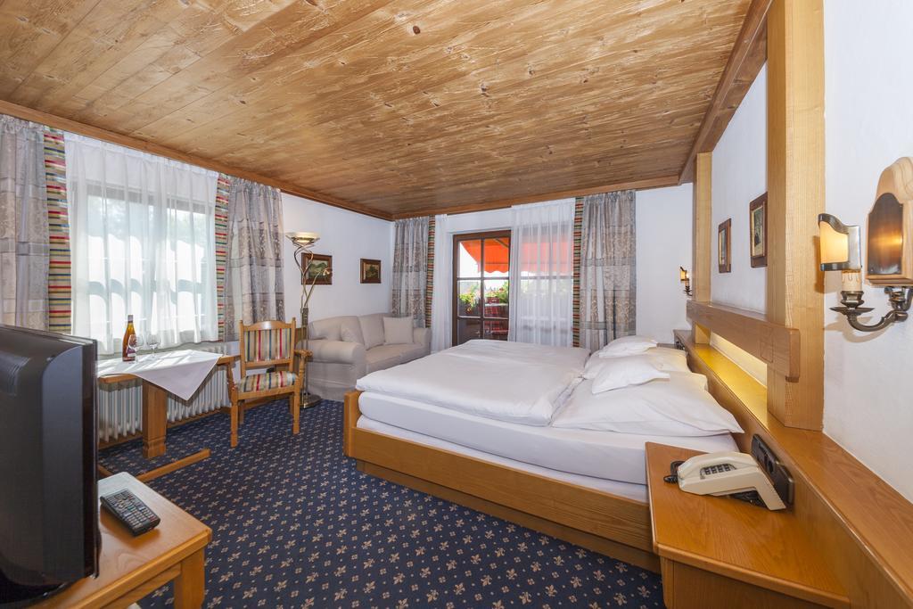 Hotel Alpina Хагнау Екстериор снимка