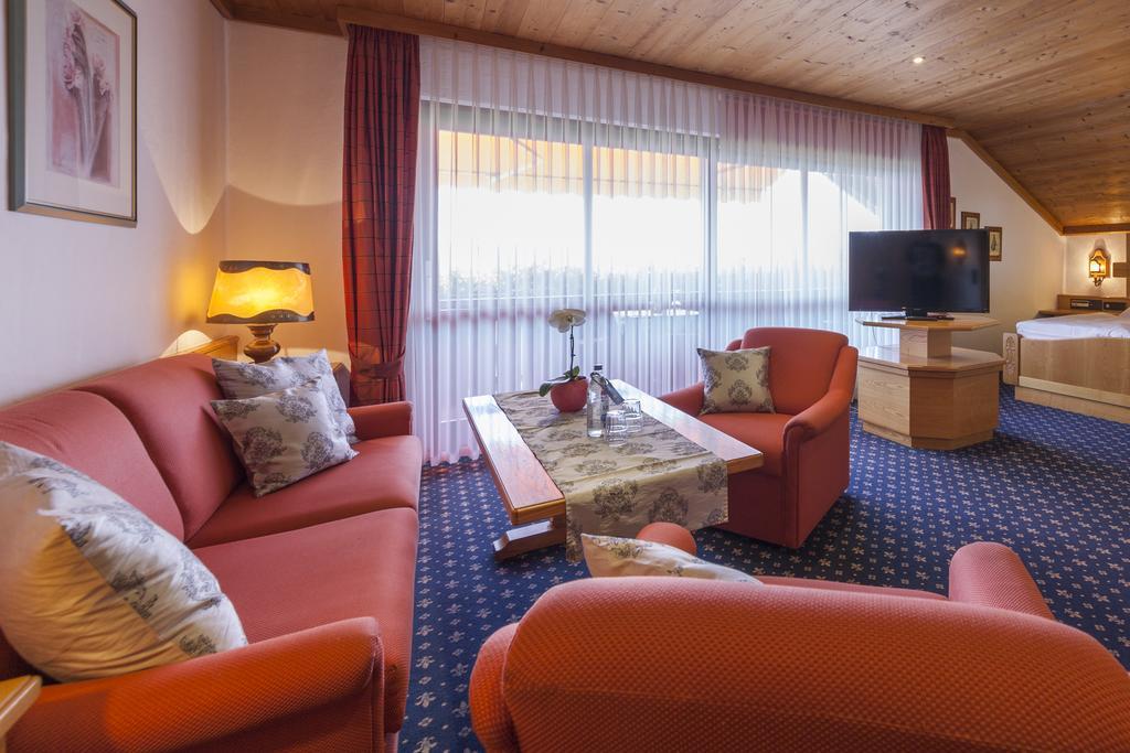 Hotel Alpina Хагнау Екстериор снимка